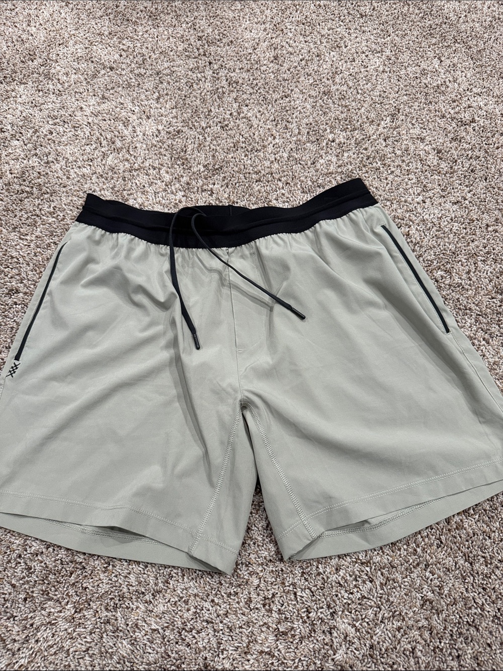 RHONE Light Gray/cream Athletic Shorts with Black Waistband Size Large